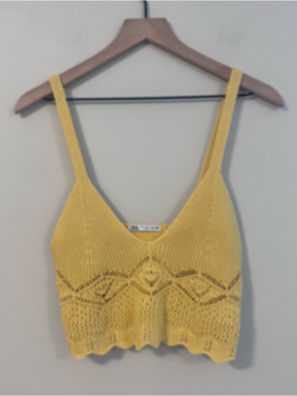 Zara Women’s Yellow Crochet Knit Cropped Tank Top Size L V-neck Sleeveless